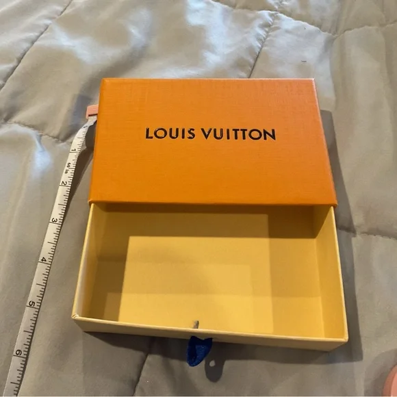 Louis Vuitton Gift Boxes - Picture 7 of 7
